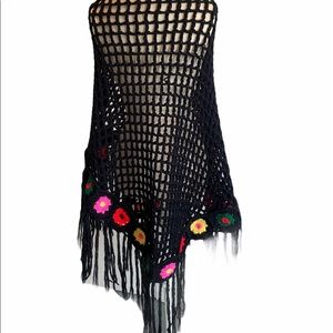 - Vintage 70s BoHo Crocheted/knit wrap  with granny square and fringe